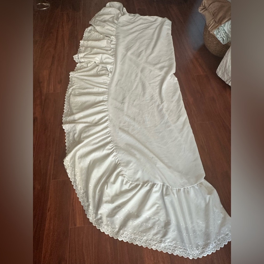 White Lace Eyelet Trim BedSkirt Full size Double - Picture 2 of 2
